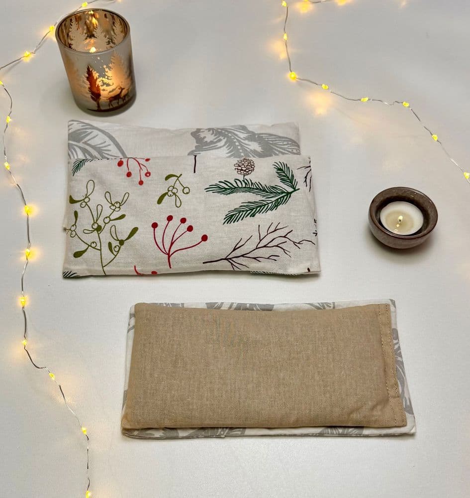 An eye pillow filled with flax seeds